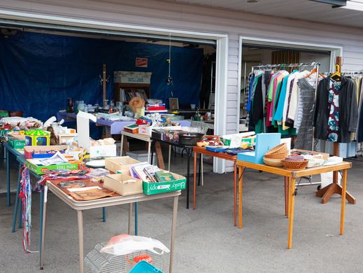 september242022-coquitlam-garage-sales-christine-mcavoy-0009_New_Flash_Image_519x390