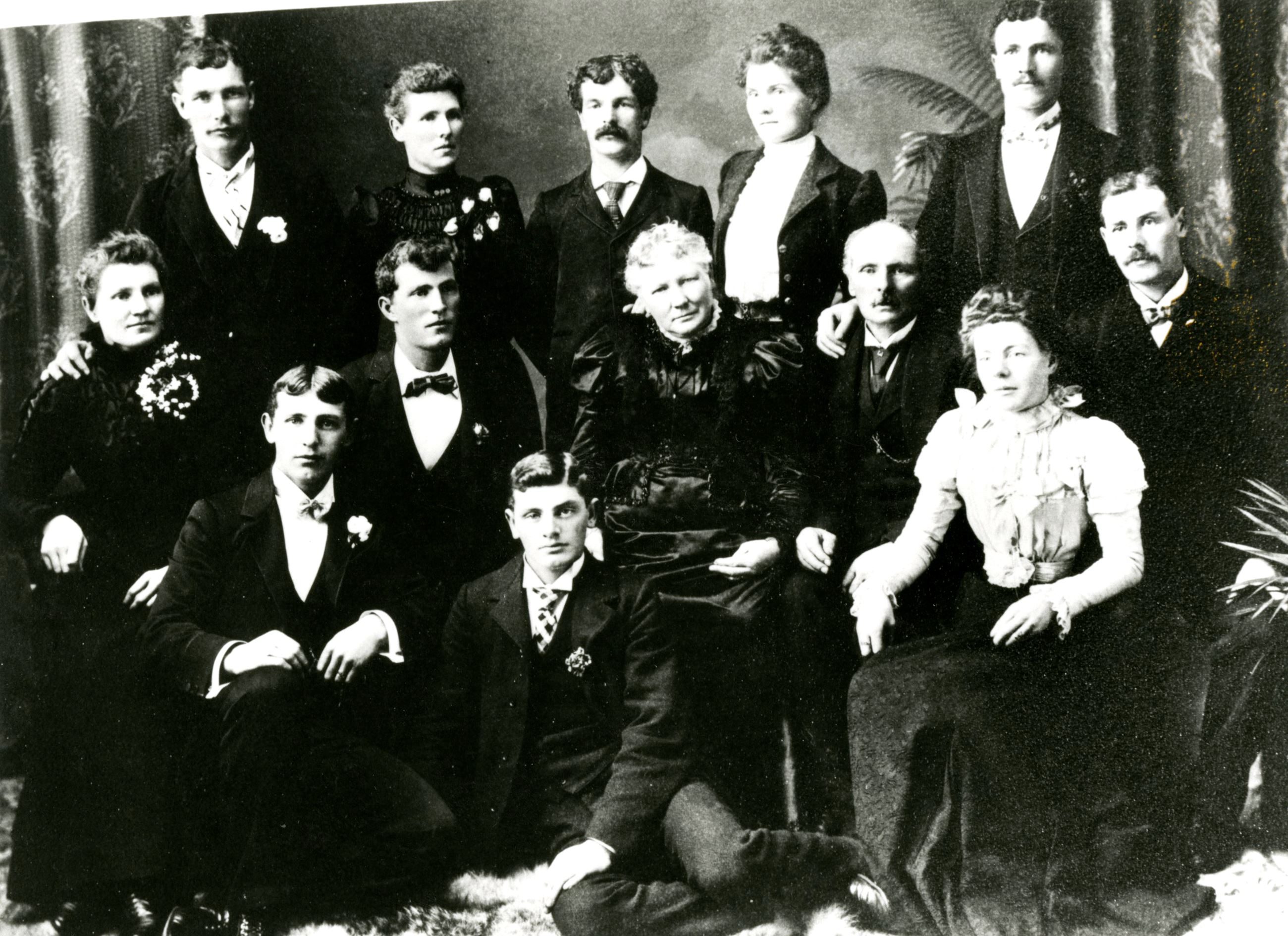24 - Munday Family portrait, 1902 (Source City of Coquitlam Archives, C6.355) Opens in new window