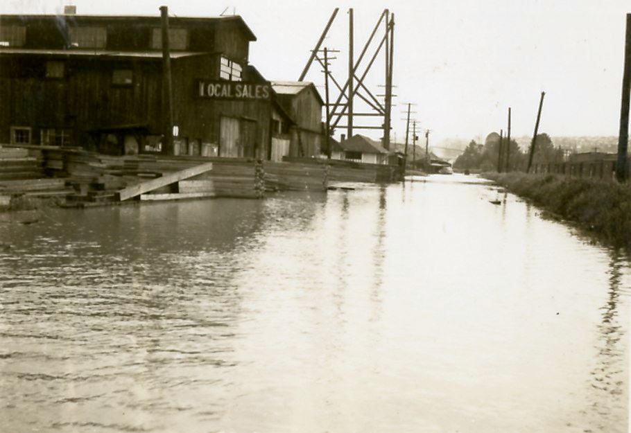 Fraser Mills Local Sales Office during the 1948 flood (Source City of Coquitlam Archives, MH.2005.28 Opens in new window